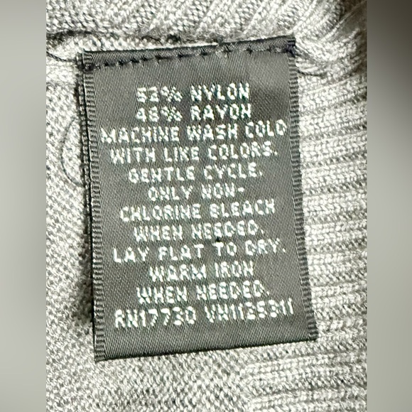 Target Women's V-Neck Sweater in Bold Fuchsia - Picture 6 of 6